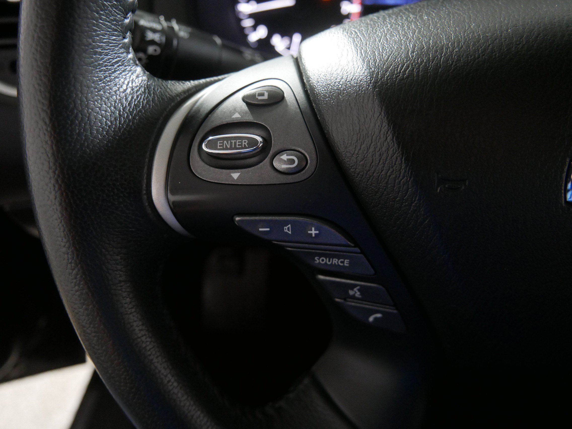 2018 Nissan Pathfinder Platinum photo 25