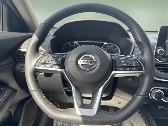 2020 Nissan Altima 2.5 SR photo 11