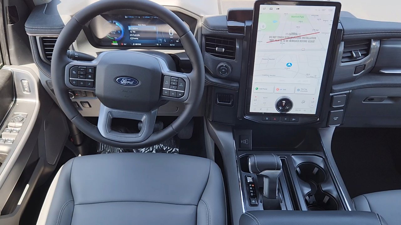 2025 Ford F-150 Lightning photo 5