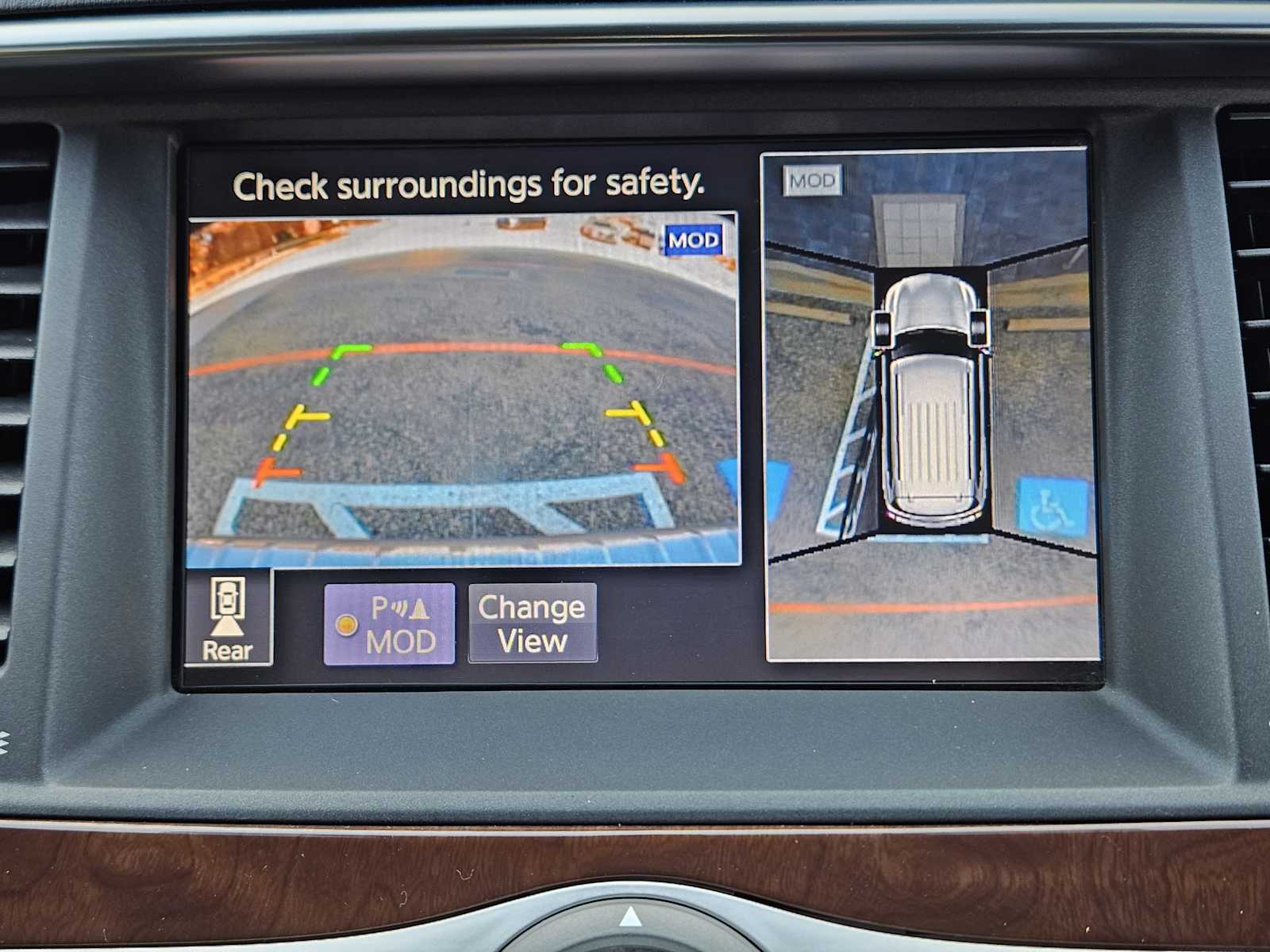 2019 Infiniti QX80 Luxe photo 7