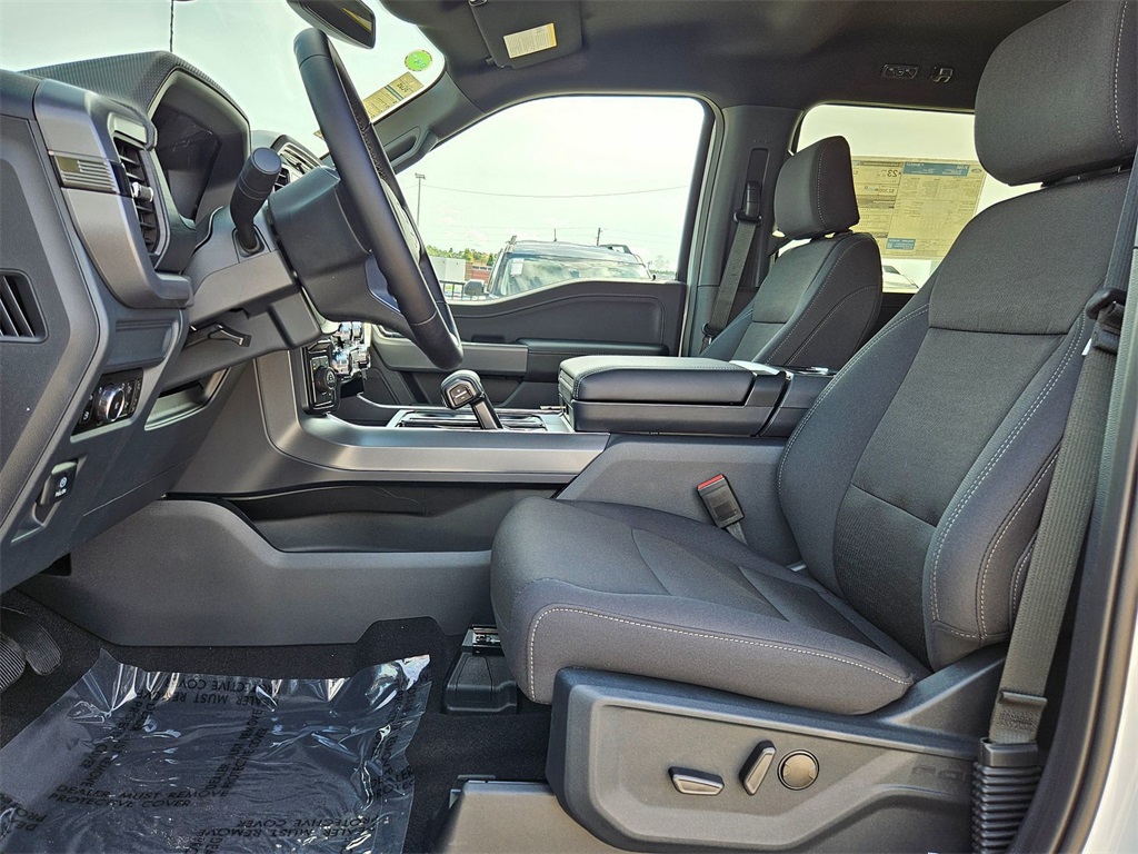 2025 Ford F-150 XLT photo 10