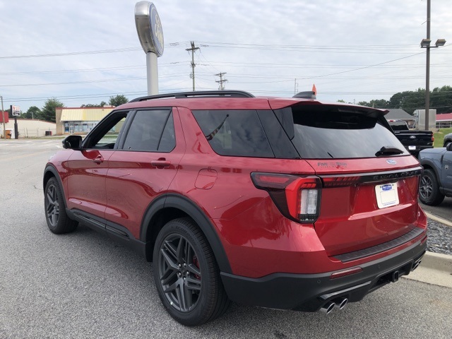 2025 Ford Explorer ST photo 2