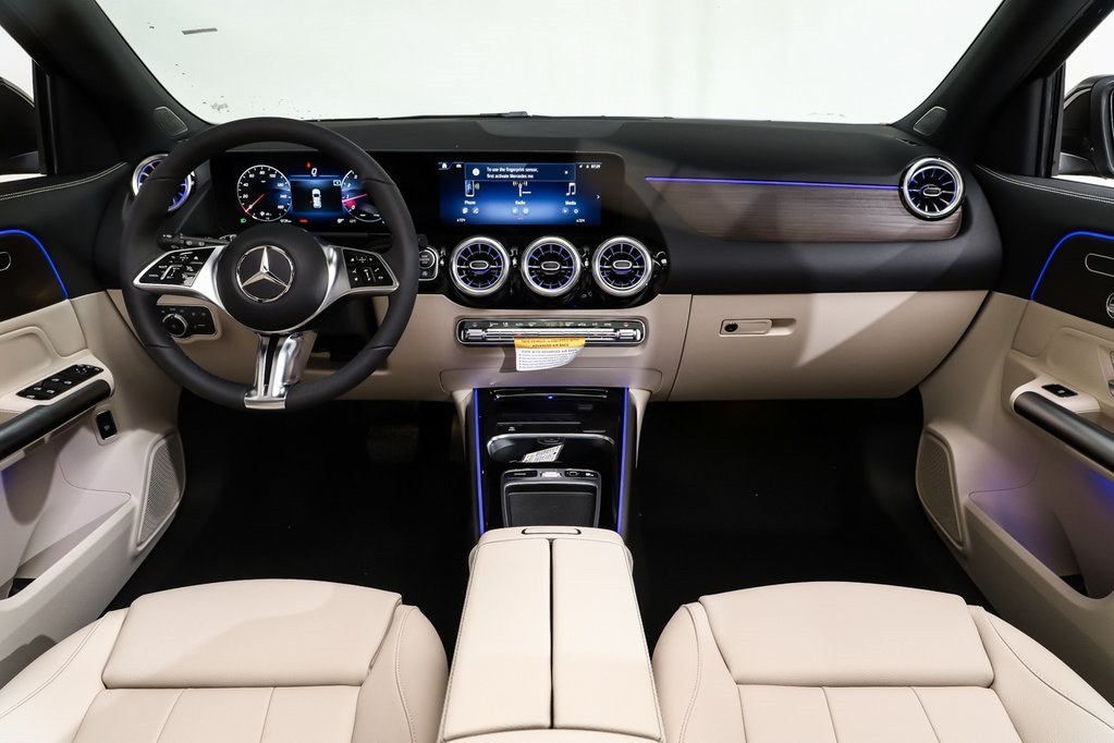 2025 Mercedes Benz GLA 250 photo 7