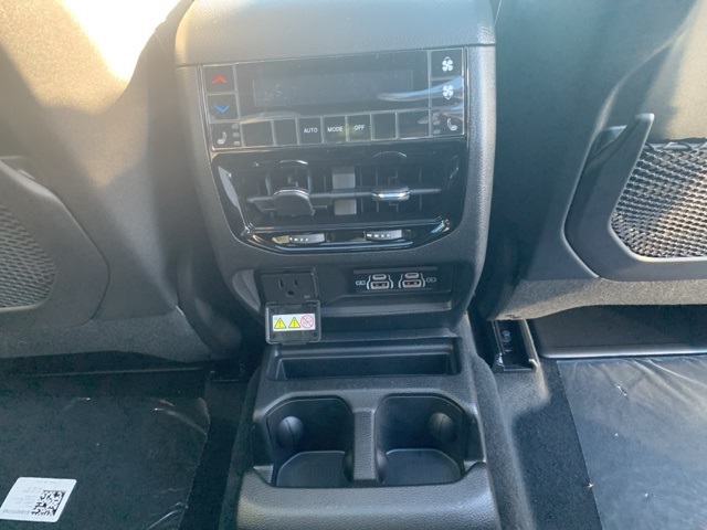 2025 Jeep Grand Cherokee Limited photo 31