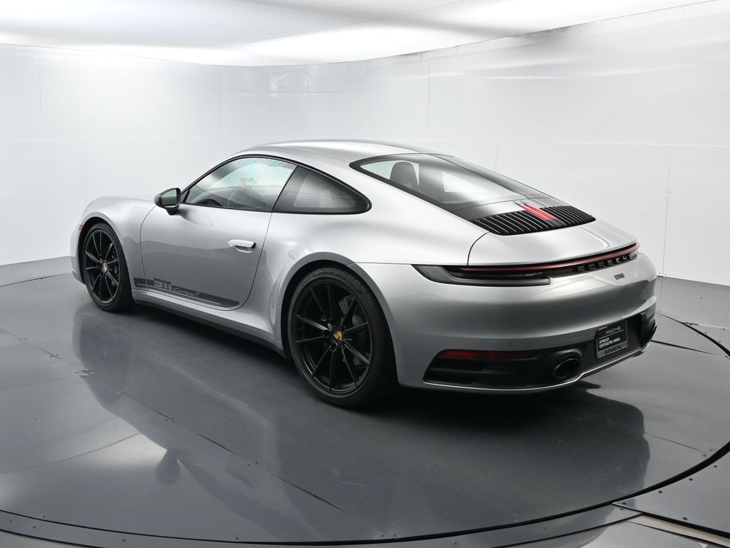 2024 Porsche 911 T photo 2