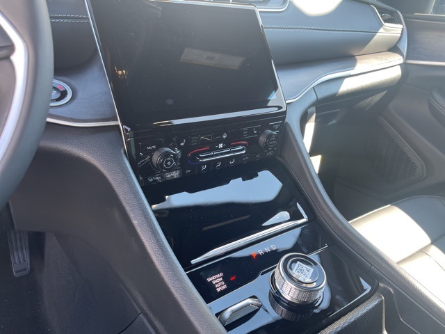 2025 Jeep Grand Cherokee Limited photo 14