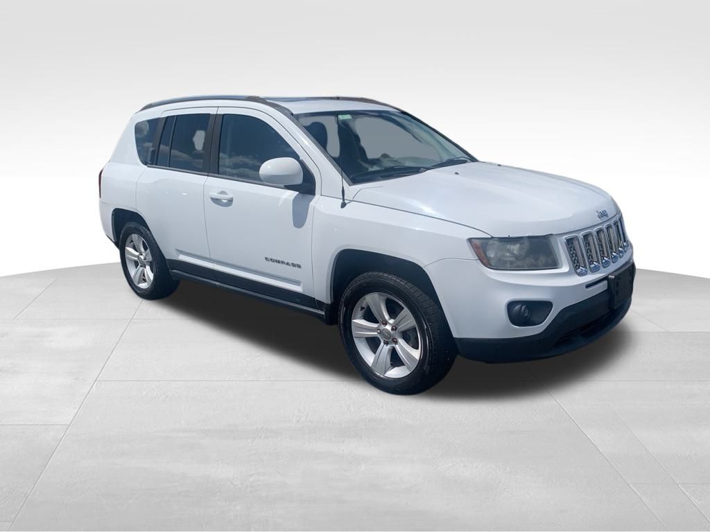 2014 Jeep Compass Latitude photo 2