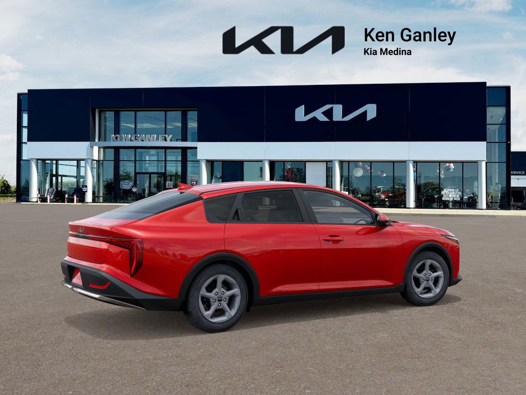 2025 Kia K4 LXS photo 4