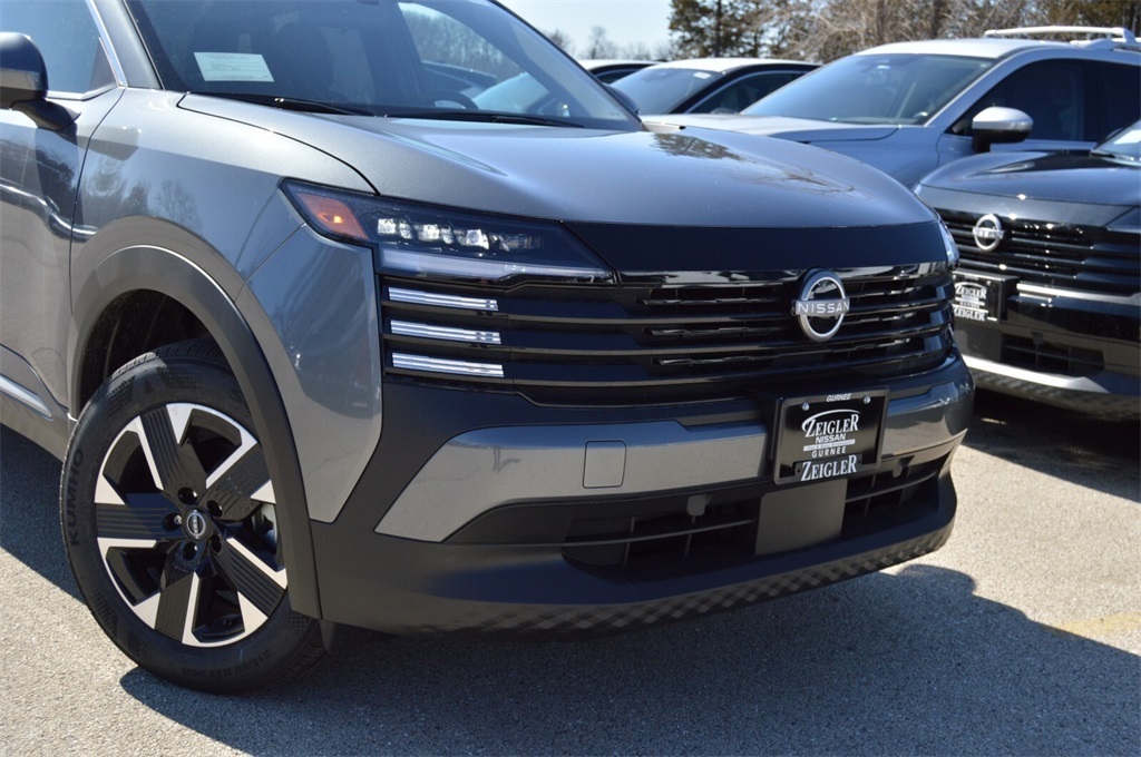 2025 Nissan Kicks SV photo 2