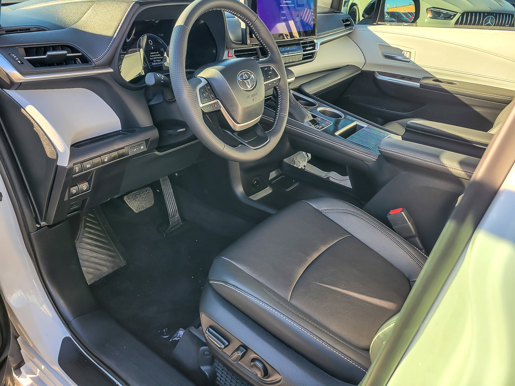2025 TOYOTA SIENNA XSE ALL - Image 10