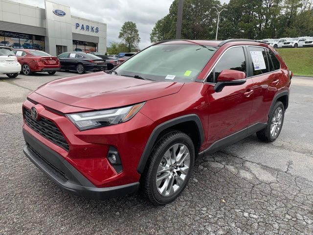 2023 Toyota RAV4 XLE Premium photo 4