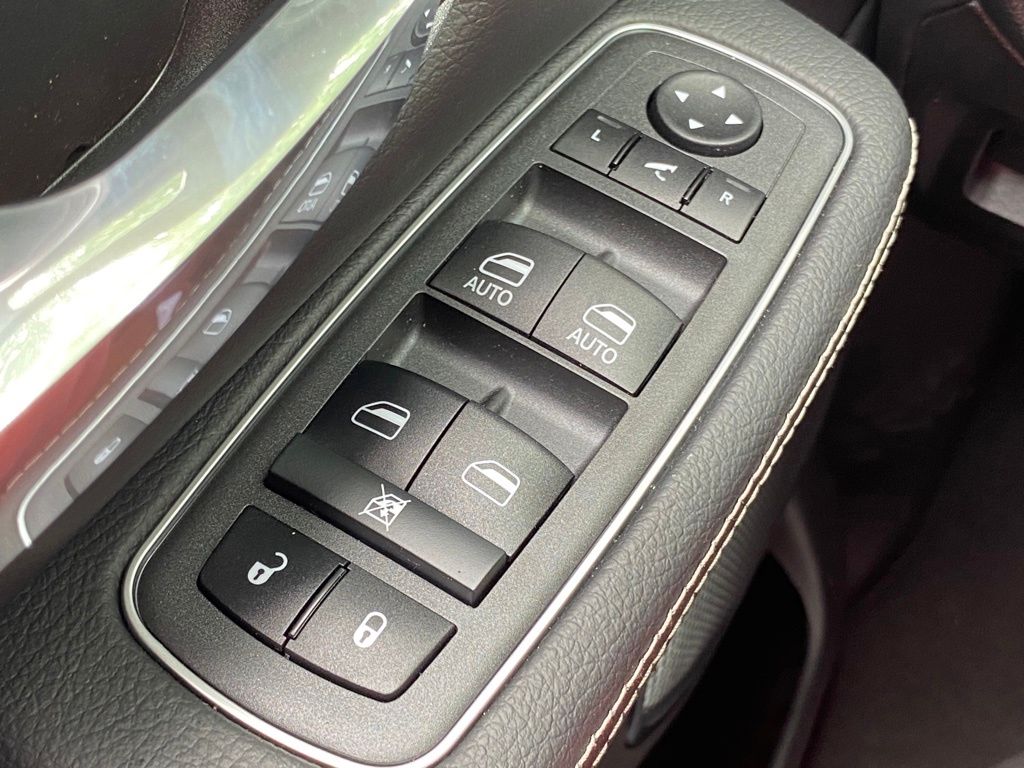 2022 Ram 1500 Laramie photo 31