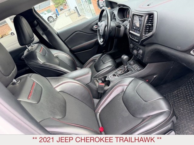 2021 Jeep Cherokee Trailhawk photo 2
