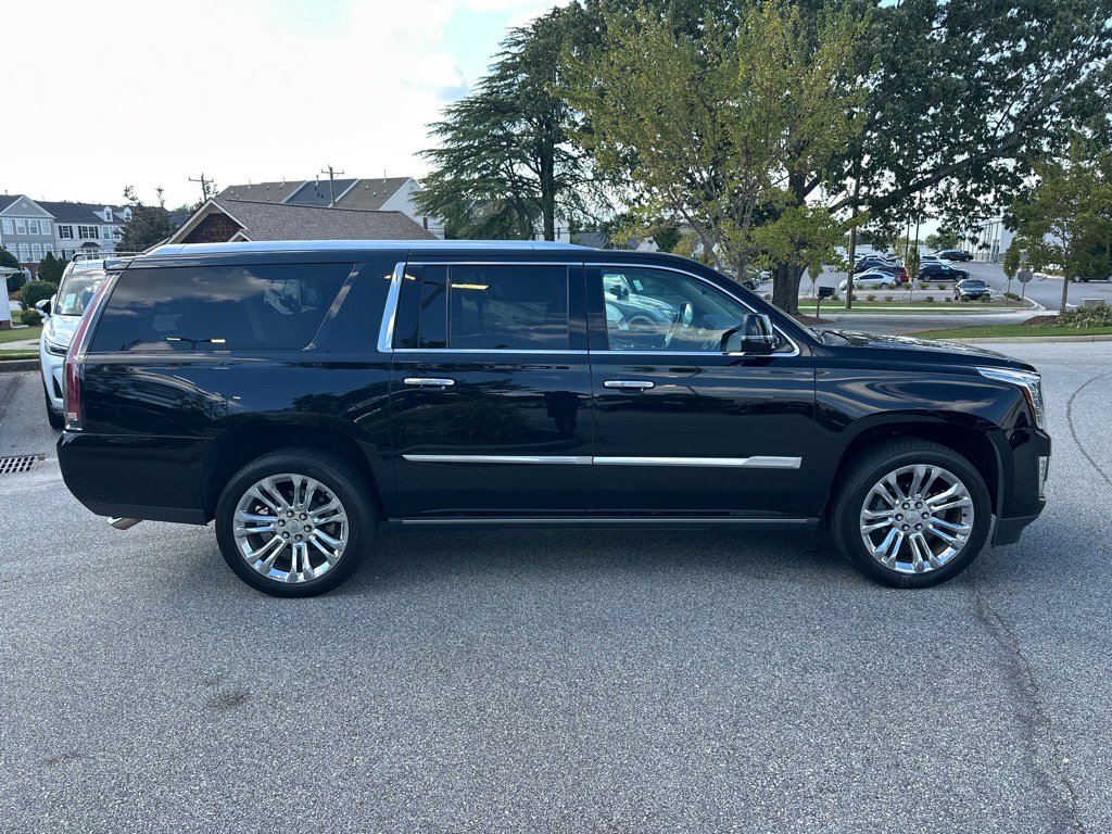 2019 Cadillac Escalade ESV Premium Luxury photo 2