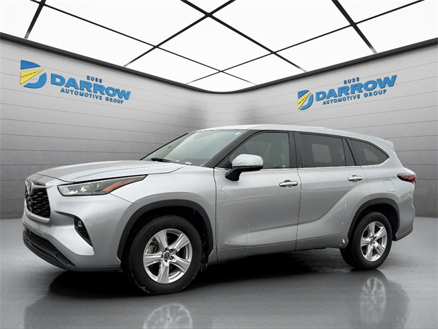 2024 Toyota Highlander LE's photo
