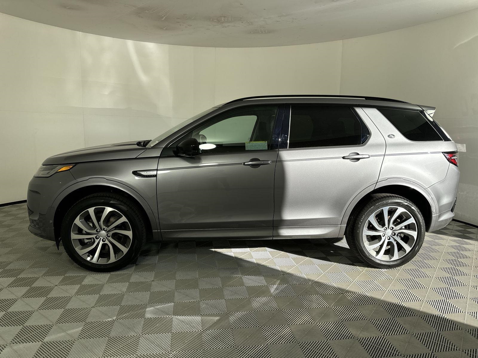 2025 Land Rover Discovery Sport S photo 2