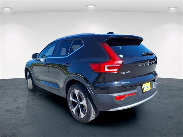 2024 Volvo XC40 Plus photo 3