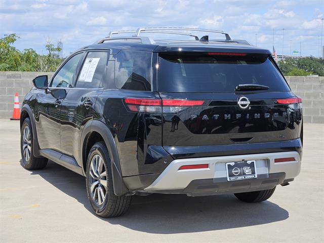 2024 Nissan Pathfinder SL photo 4