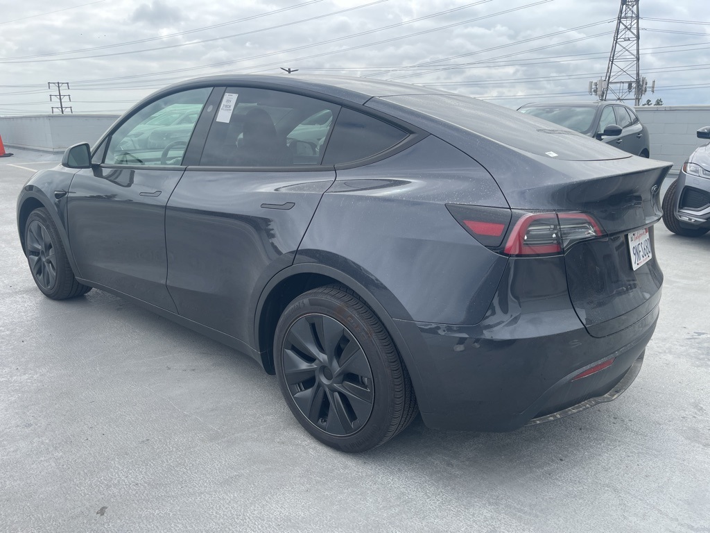 2024 Tesla Model Y Long Range photo 3