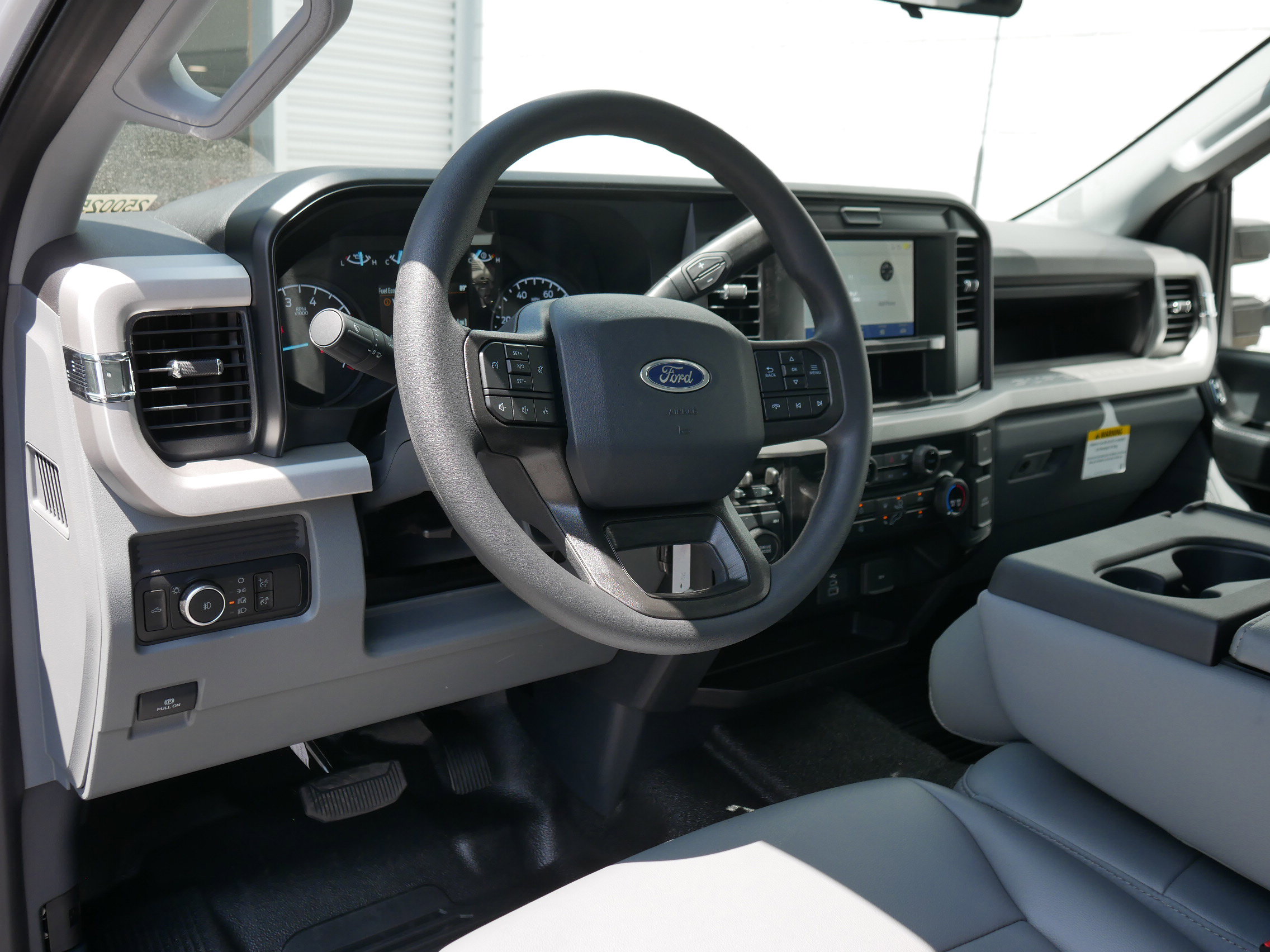 2025 Ford F-250 XL photo 3