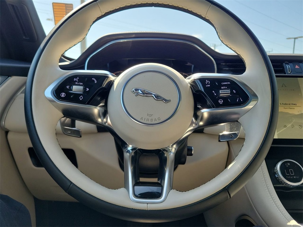 2025 Jaguar F-PACE P250 R-Dynamic S photo 25