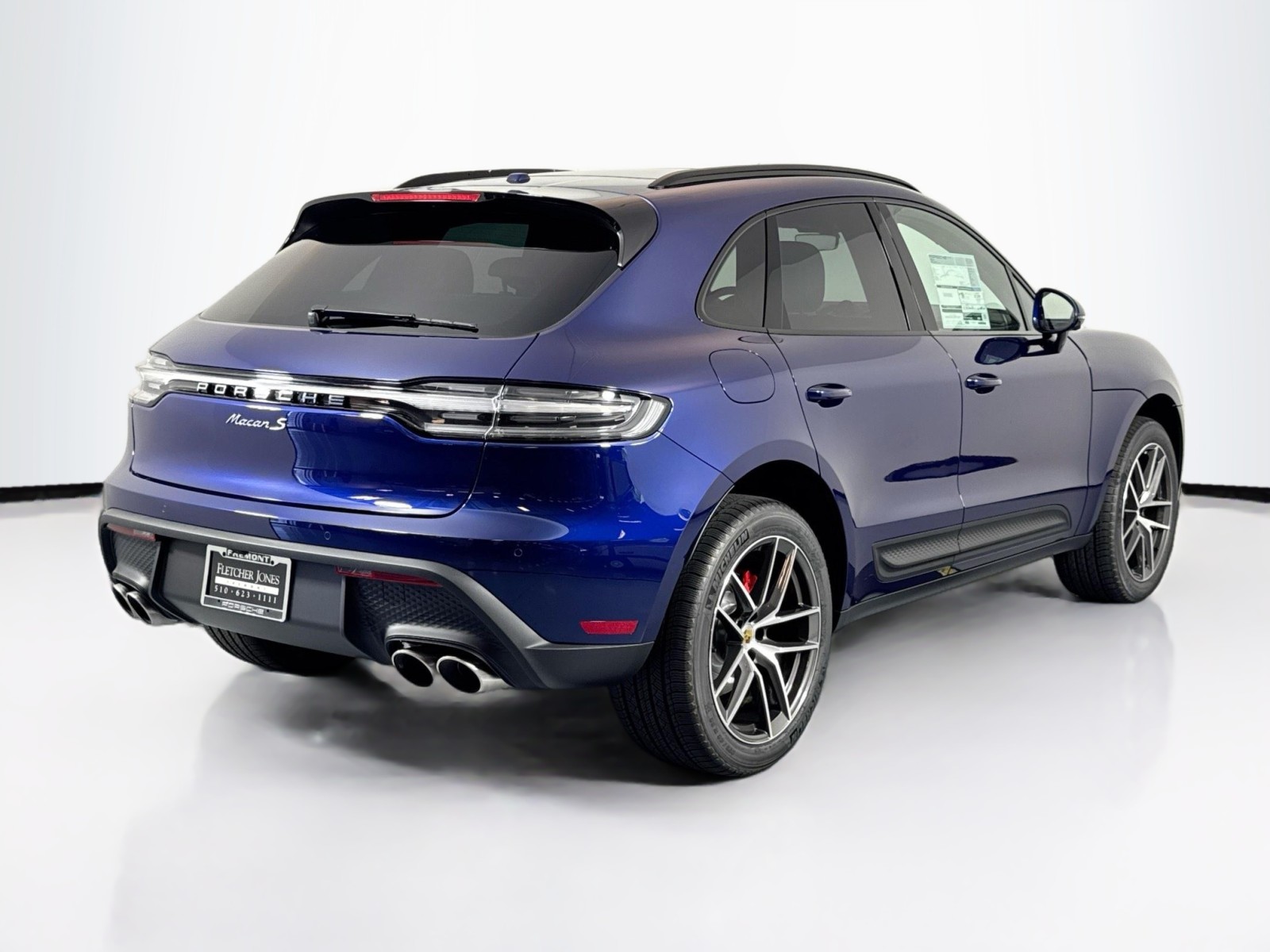 2025 Porsche Macan S photo 9