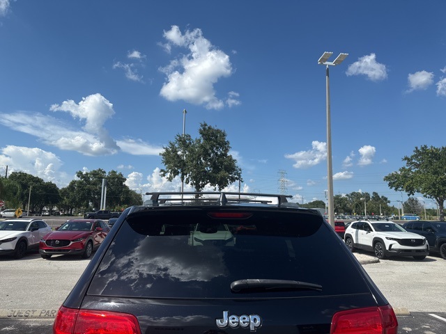 2018 Jeep Grand Cherokee Laredo E photo 2
