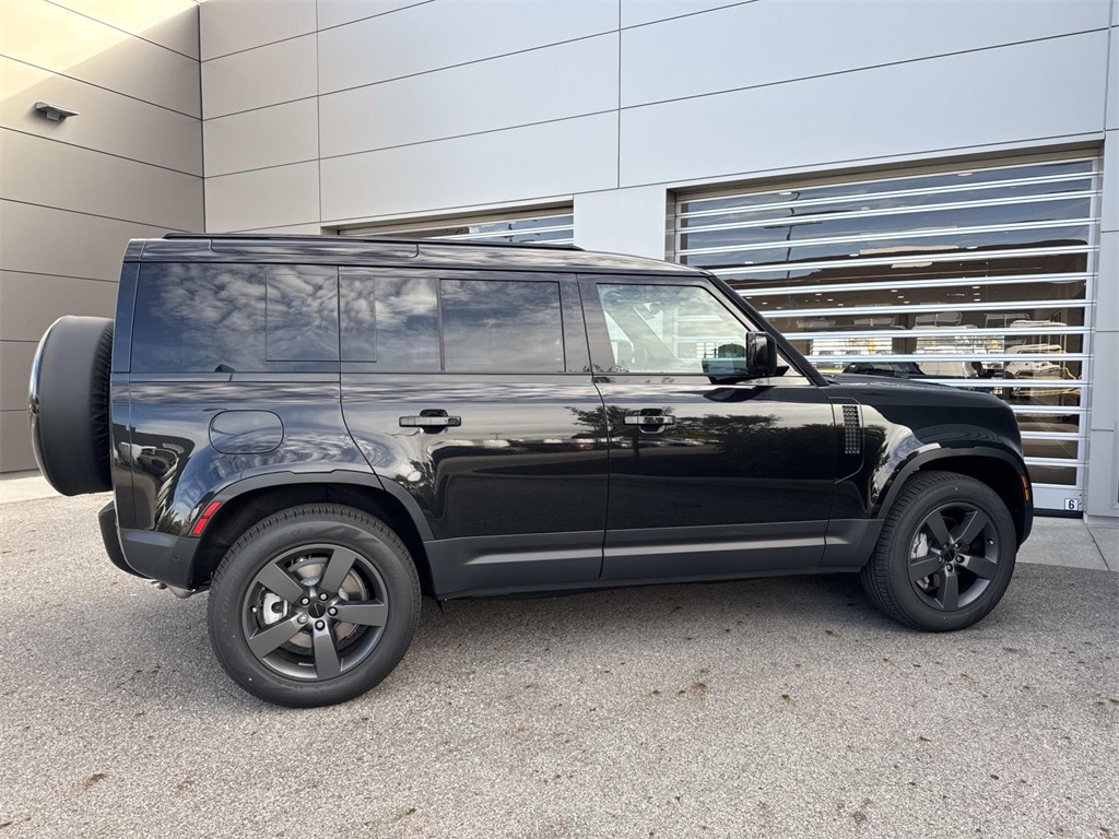 2026 Land Rover Defender 110 S photo 2