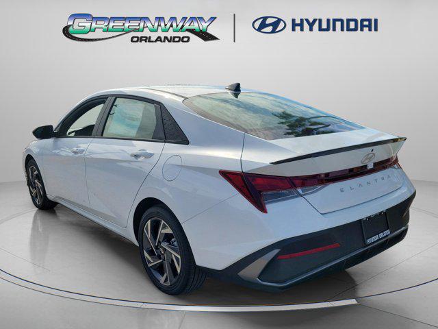 2025 Hyundai Elantra SEL Sport photo 2