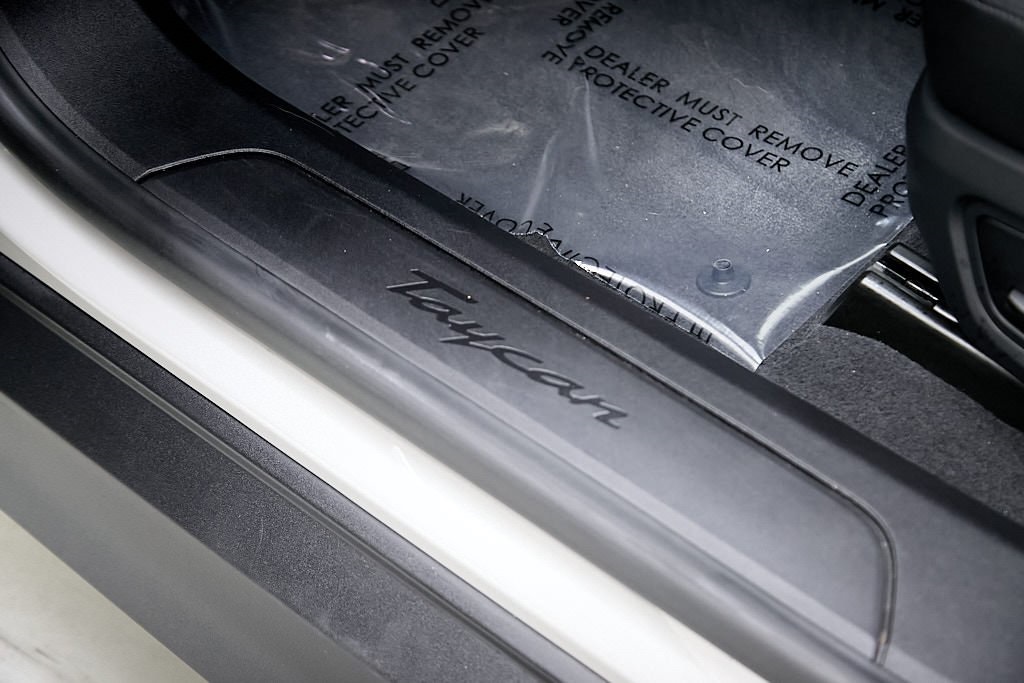 2022 PORSCHE TAYCAN - Image 34