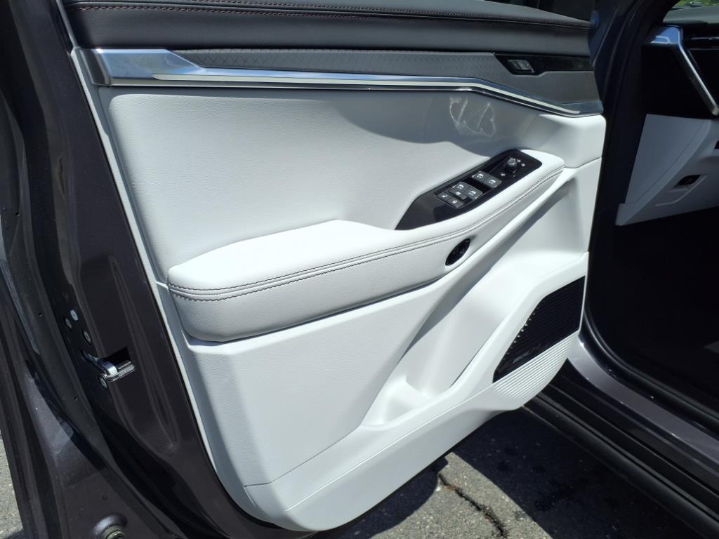 2025 Jeep Wagoneer S Limited photo 4