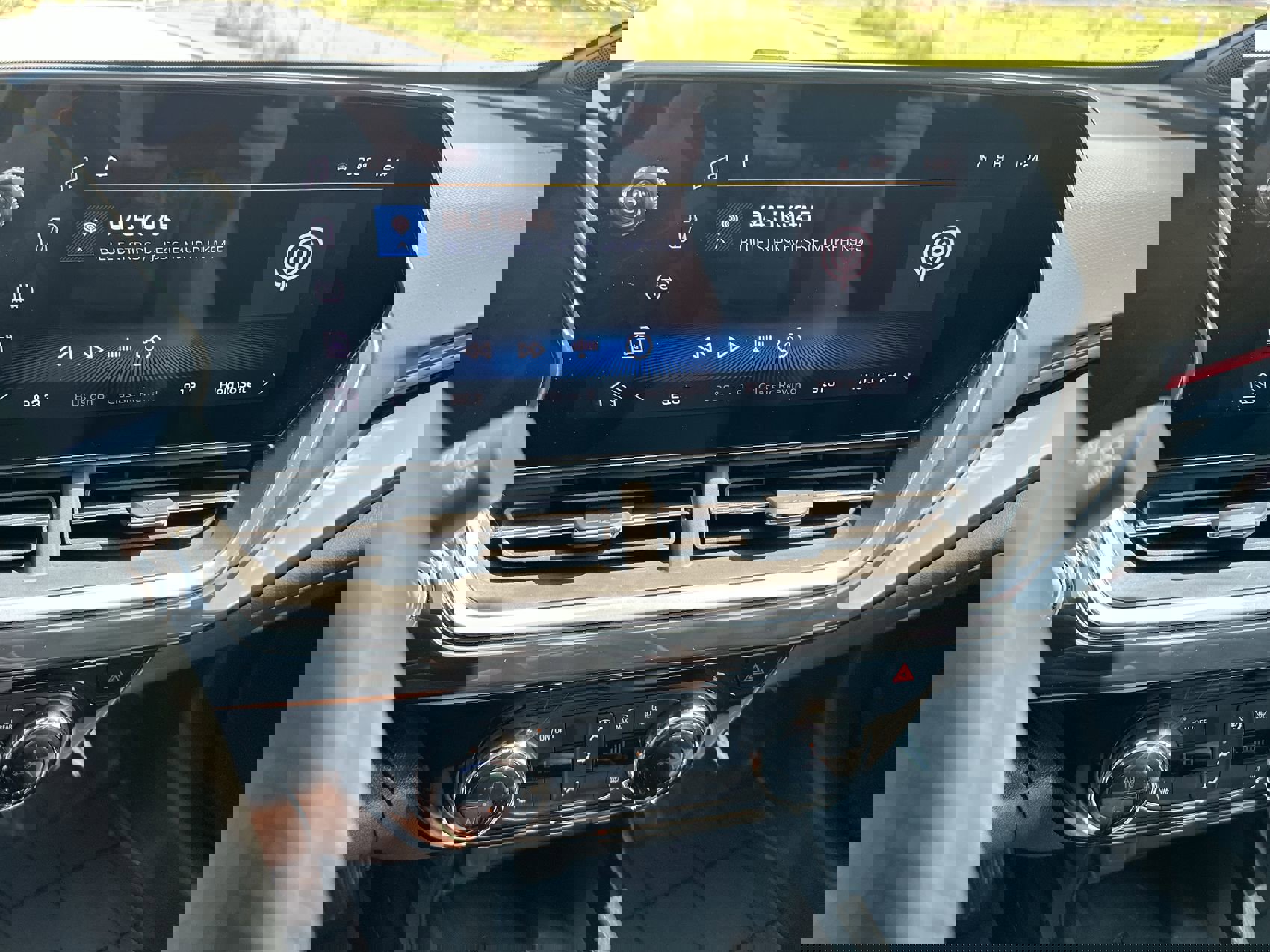 2025 Chevrolet Trax photo 16