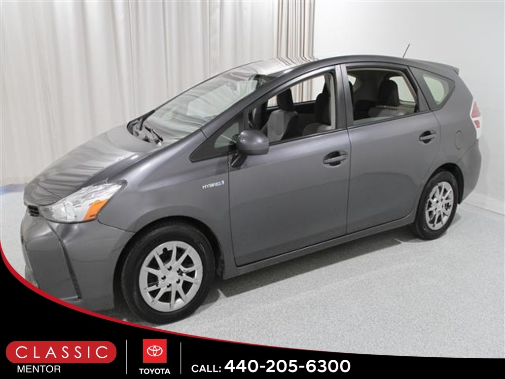 2017 Toyota Prius V Two photo 3