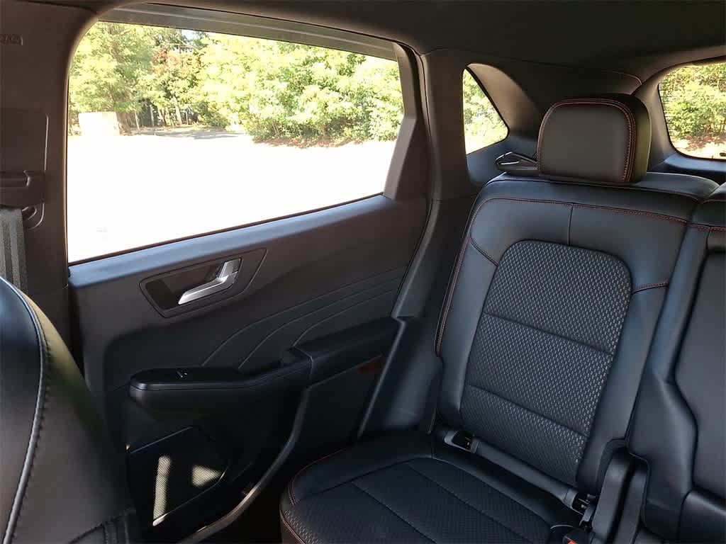 2023 Ford Escape ST-Line photo 12