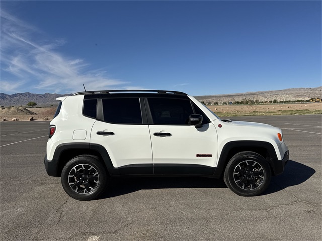 2023 Jeep Renegade Trailhawk photo 4
