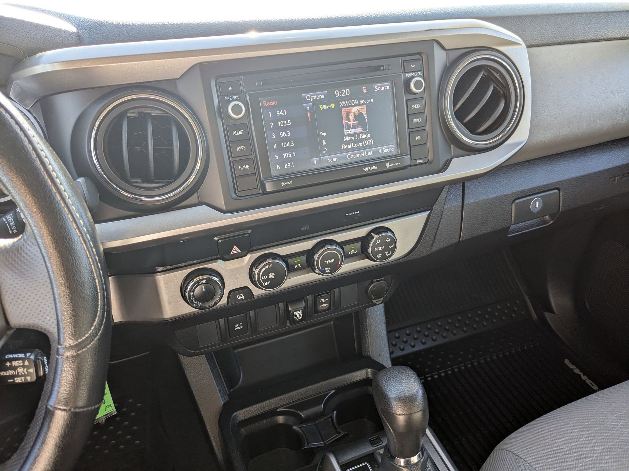 2019 Toyota Tacoma SR5 4x4 photo 17