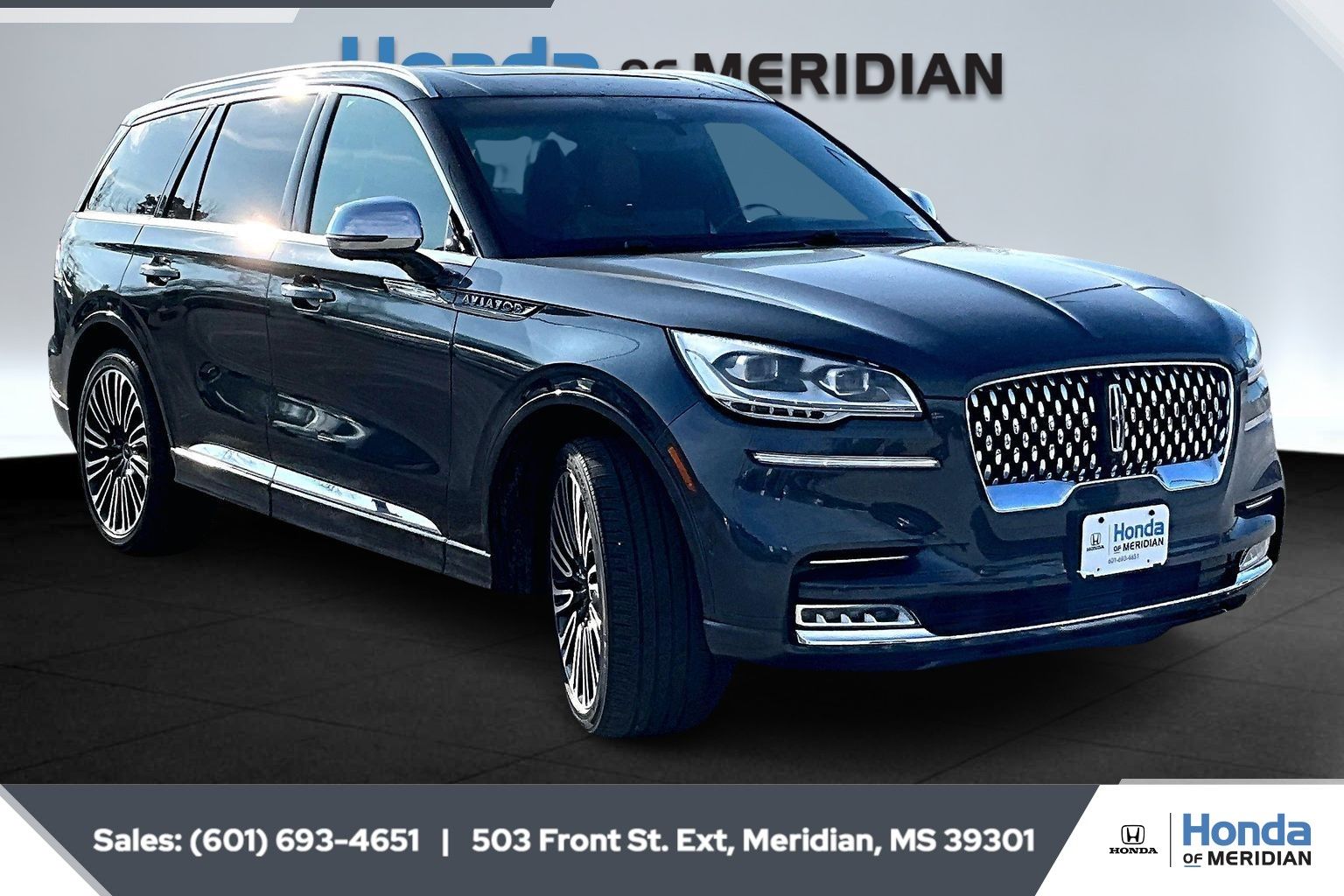 2022 Lincoln Aviator Black Label's photo