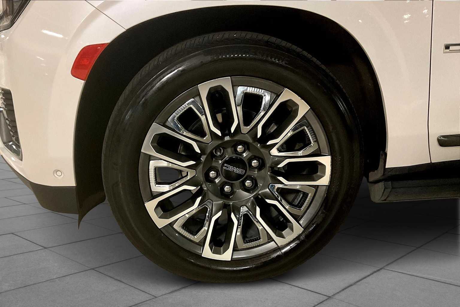 2023 Gmc Yukon Denali Ultimate photo 9