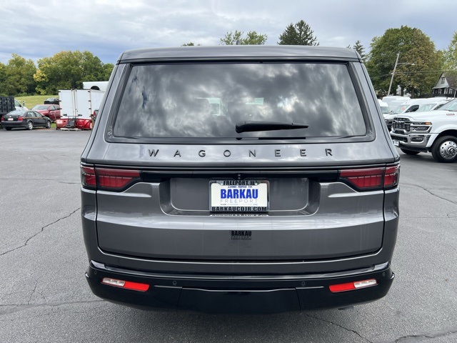 2024 Jeep Wagoneer L Series II photo 2