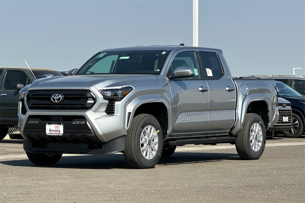 2025 Toyota Tacoma SR5 4x4 Double Cab photo 8