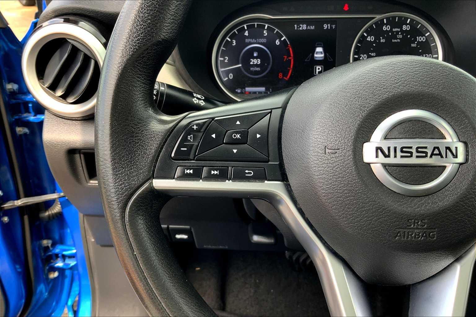 2021 Nissan Versa SV photo 19