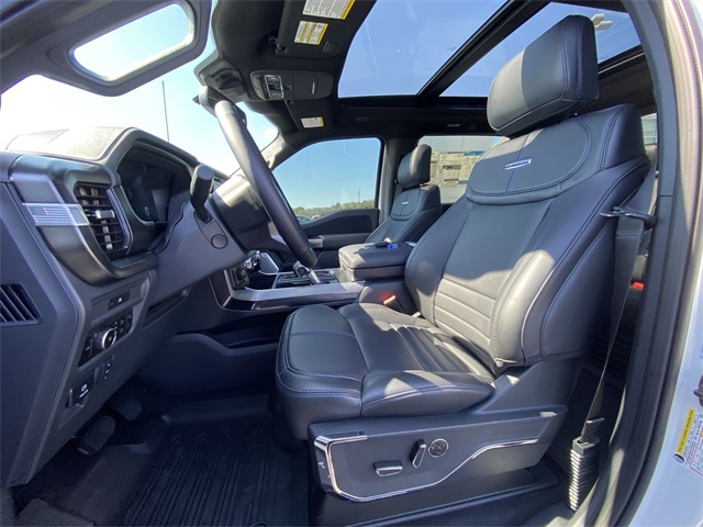 2025 Ford F-150 Platinum photo 2