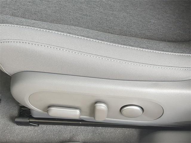 2025 Hyundai Ioniq 5 SE Standard Range photo 18
