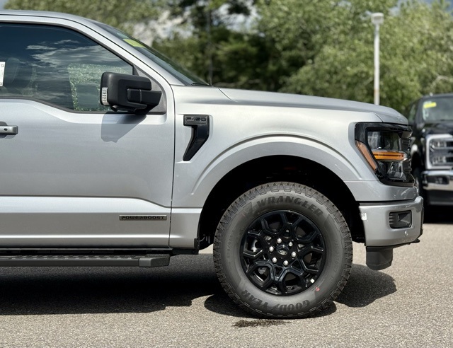 2025 Ford F-150 XLT photo 2