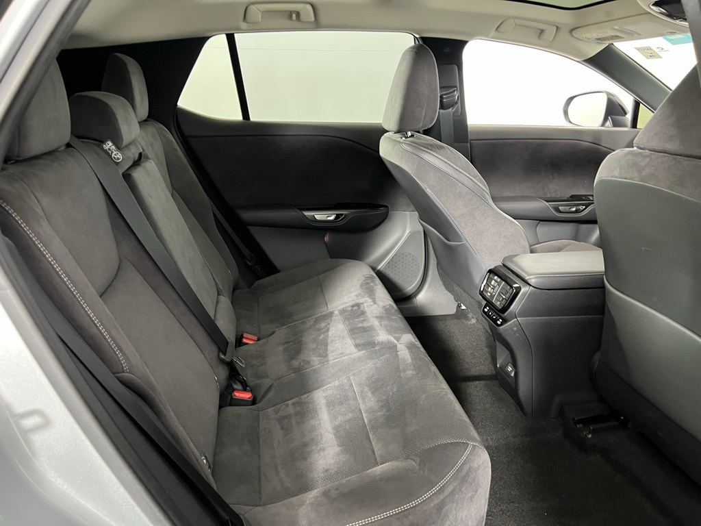 2023 Lexus RZ 450e Luxury photo 26