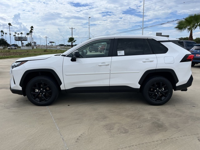 2025 Toyota RAV4 LE photo 4