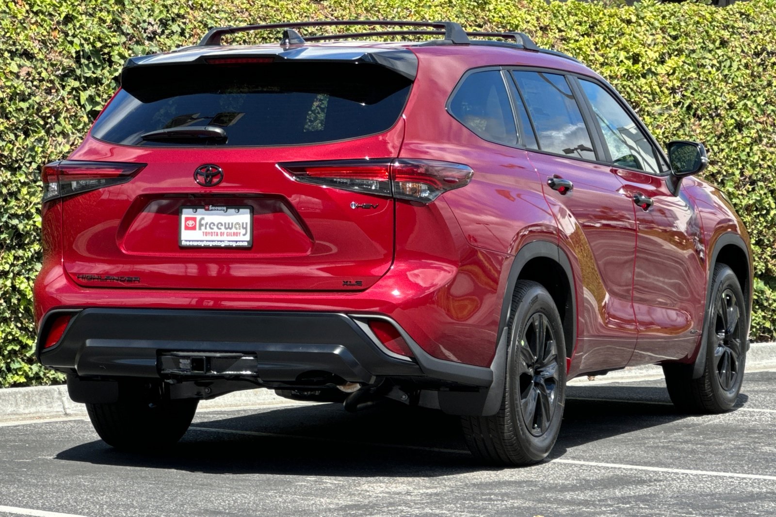 2025 Toyota Highlander Hybrid XLE photo 4