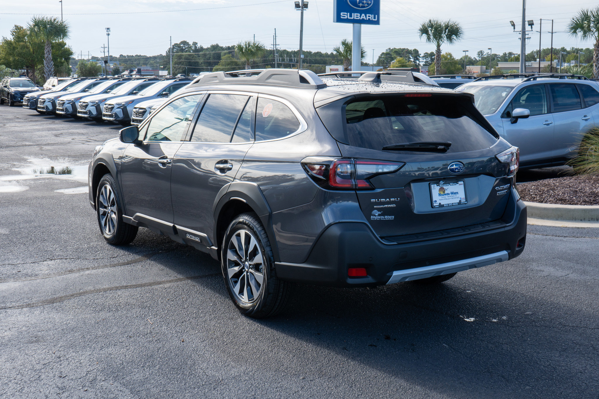 2025 Subaru Outback Touring photo 4