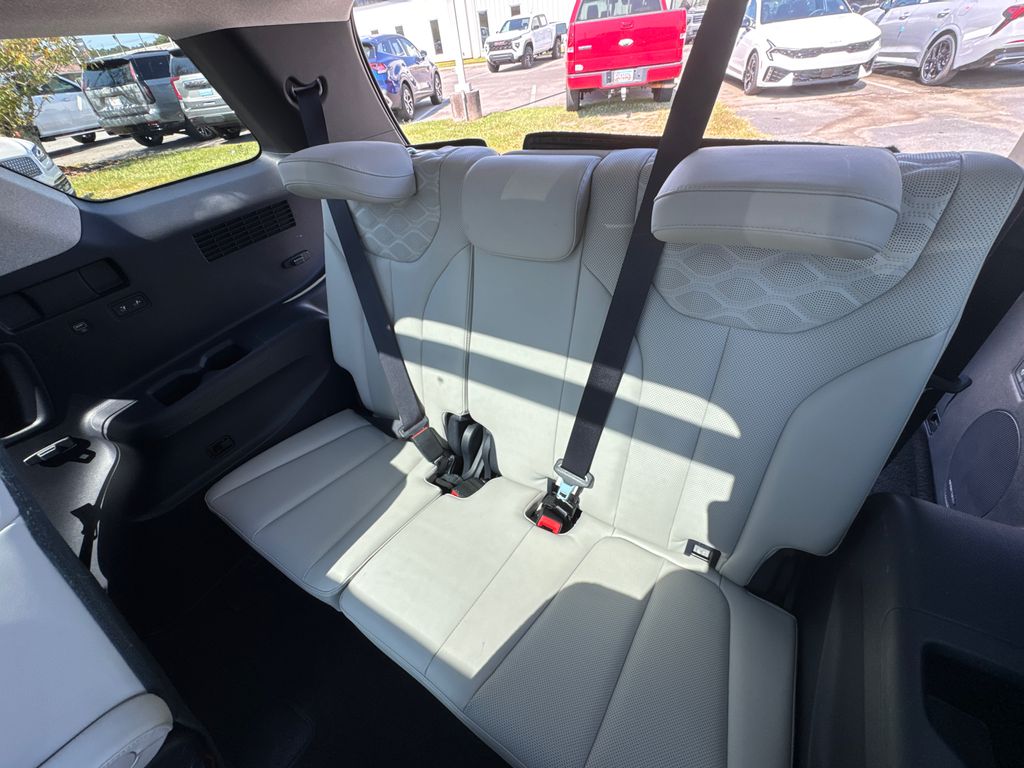 2022 Hyundai Palisade Limited photo 18
