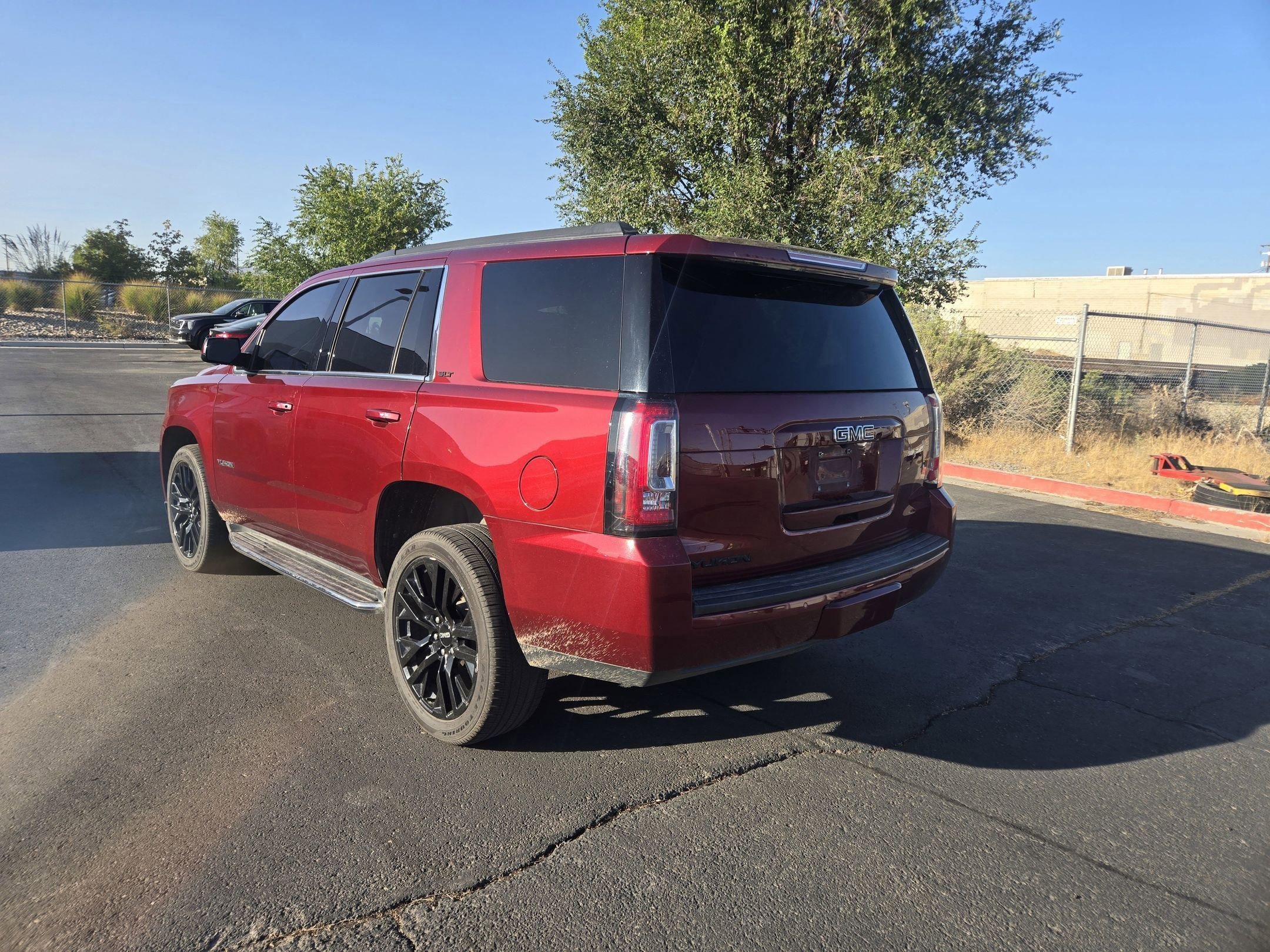 2020 Gmc Yukon SLT photo 2